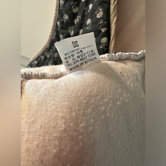 Korean Quilted Padded Vest - Picture 3 of 6